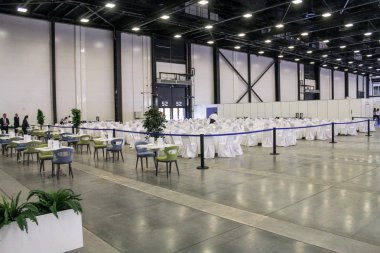 St. Petersburg, Rusya - 25 Nisan, 2017. İş adamları ve St. Petersburg enerji forumda ziyaretçi.