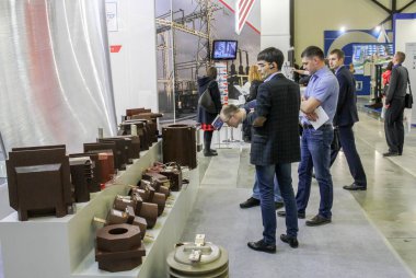 St. Petersburg, Rusya - 25 Nisan, 2017. İş adamları ve St. Petersburg enerji forumda ziyaretçi.