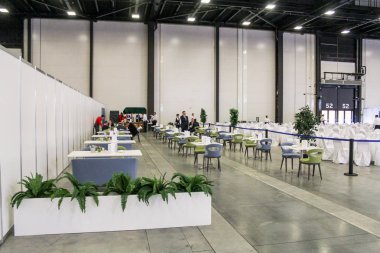 St. Petersburg, Rusya - 25 Nisan, 2017. İş adamları ve St. Petersburg enerji forumda ziyaretçi.