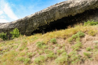 Kırım'da yollarda hareket eden bir arabanın penceresinden sayısı.