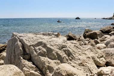 Kıyıdan denize görüntülemek.