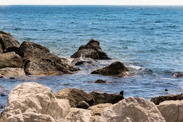 Pedras no litoral. — Fotografia de Stock