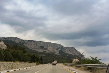 Dağ karayolu üzerinde Rating.