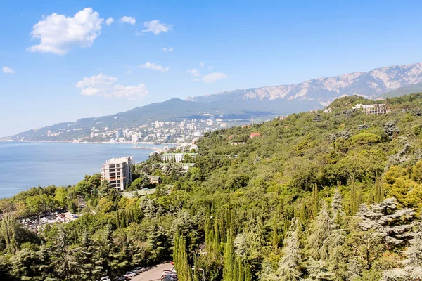 Vista de la bahía de Yalta . — Foto de Stock