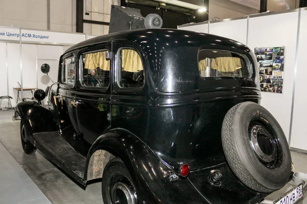 Coche retro de pasajeros soviético Gaz-M1 . —  Fotos de Stock