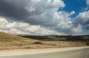 Bulutların gölgeleri.