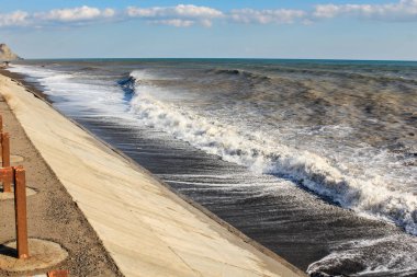Fırtınalı denizde.