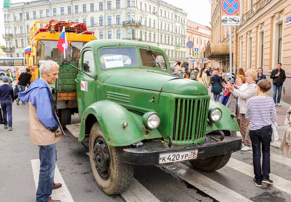 Camión soviético ZIL . — Foto de Stock