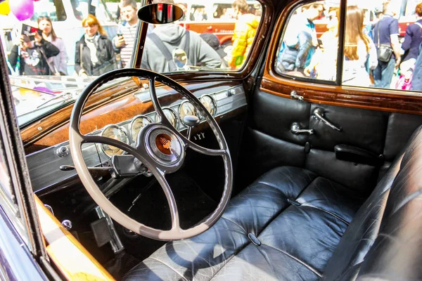 Interior de cuero coches retro Packard . — Foto de Stock