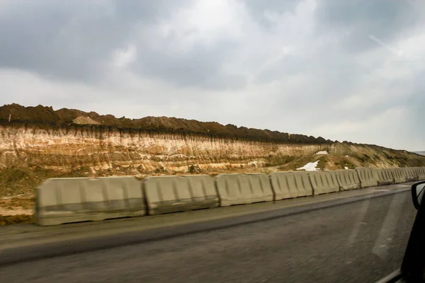 La cerca a lo largo de la ruta . — Foto de Stock