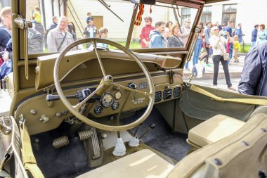 Askeri Jeep kontrolleri.