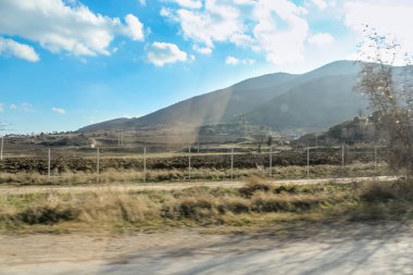 Dağlarda bahar saha çalışması.