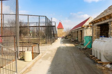 Aslanlar parkıinşaat ekonomik bloklar altında.