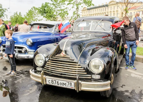 Amerykańskie retro samochody. — Zdjęcie stockowe