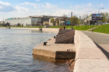 Rıhtımda suya iniş.