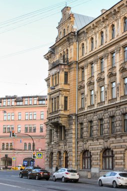 Eski St. Petersburg'un klasik mimarisi.