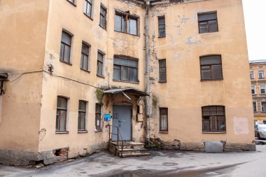 Eski postane binası..