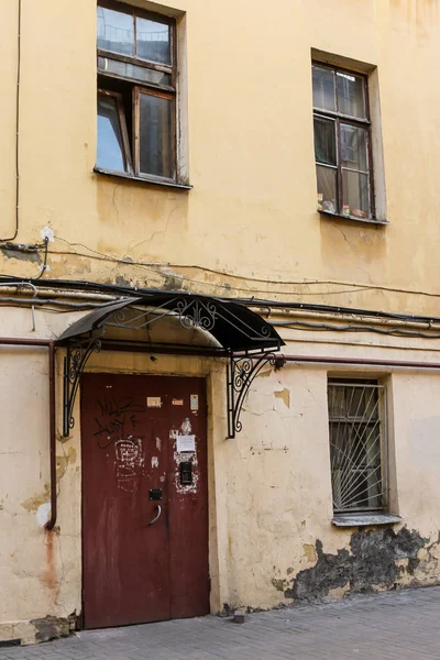 A entrada da casa velha . — Fotografia de Stock