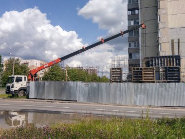 Bir konut binasında inşaat işleri.