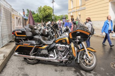 Motosiklet bir dizi yakın Ziyaretçiler.