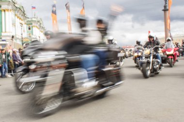 Motosikletteki bulanıklık sürücüleri.