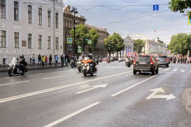 St Isaac Meydanı'nda motor rallisi.