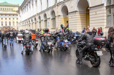 Festivale gelen bisikletçiler.
