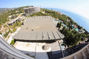 Balkondan sahil manzarası.