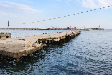 Limandaki eski iskele..