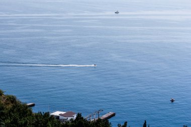 Deniz kıyısında..