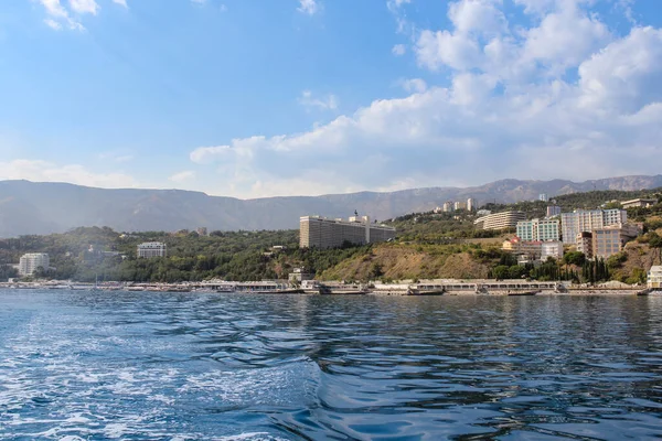 Hôtels à Yalta sur la côte . — Photo