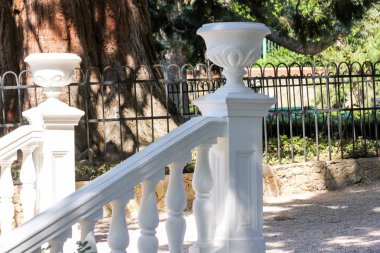 Dekoratif taş merdiven dekorasyonu.