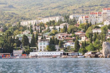 Gurzuf şehir plajları.