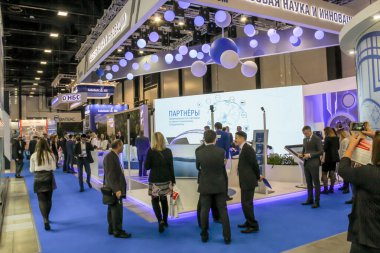 Expoforum Sergi Salonunu Ziyaretçiler.