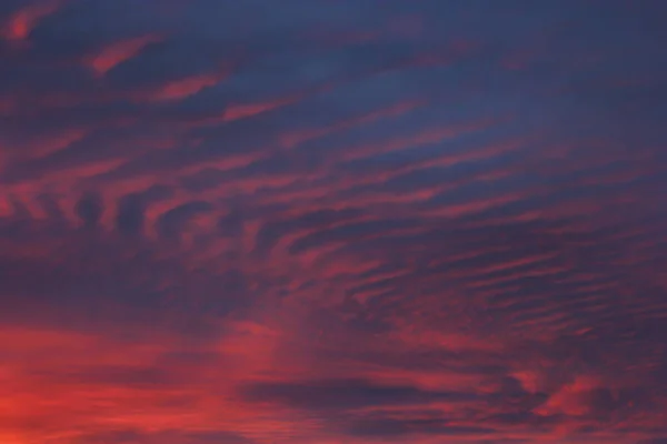 Malerische Wolken Himmel Gegenlicht Der Sonne — Stockfoto
