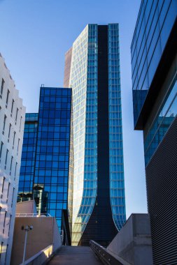 Marseille, Fransa - 20 Eylül 2015: The Cma Cgm Tower gün batımında Euromediterranee bölgesinde