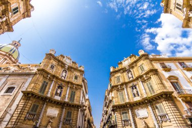 Quattro aski, (Via Vigliena), Palermo, Sicilya, Güney İtalya Barok bir meydanda olduğunu.