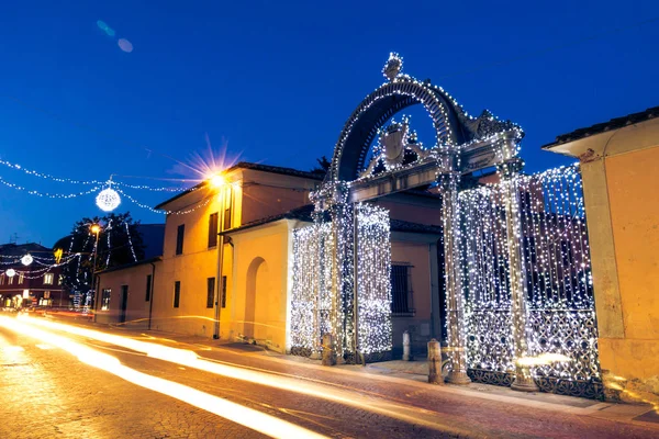 eski demir Noel zamanda Follonica içinde karmaşık 1840s kapısı