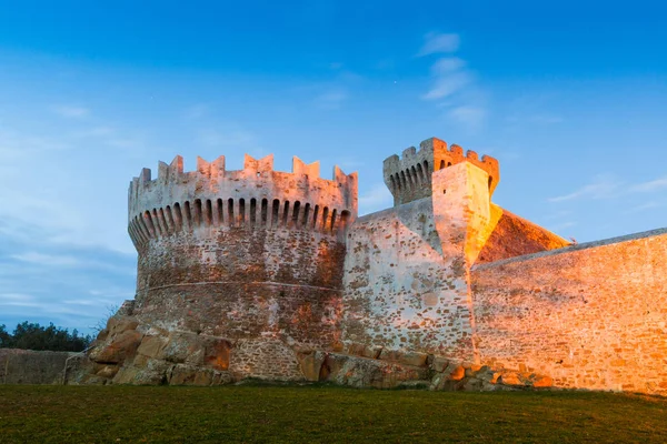 Erőd Populonia Kövekkel Etruszk Továbbra Venni Században Épült — Stock Fotó