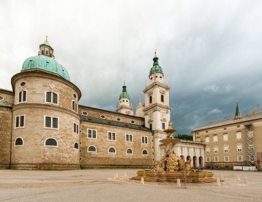 Bir on yedinci yüzyıl Barok katedral Salzburg, Avusturya Salzburg Katedral olduğunu