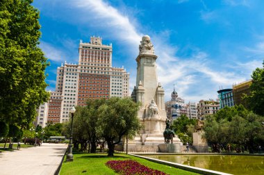 Merkezi Madrid, İspanya büyük bir popüler Meydanı Plaza de Espana (İspanyolca İspanya Meydanı) olduğunu
