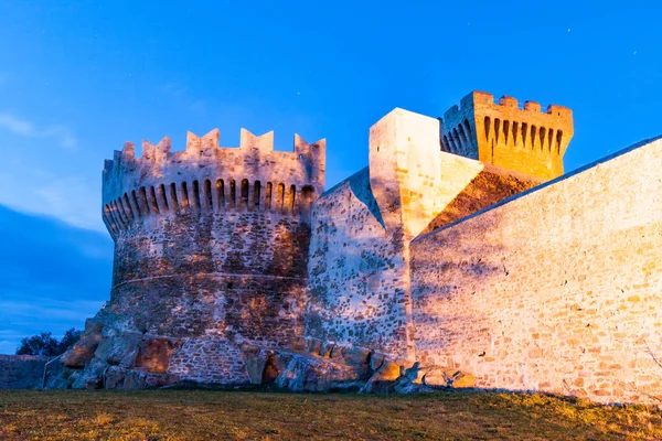 Populonia Fästning Byggdes 1400 Talet Med Stenar Tas Från Etruskiska — Stockfoto