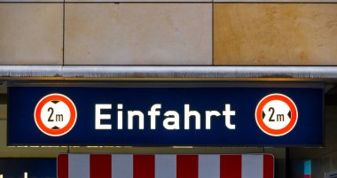 Einfahrt (araç giriş) ve gümrükleme sinyalleri, Berlin, Almanya