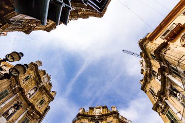 Quattro aski, (Via Vigliena), Palermo, Sicilya, Güney İtalya Barok bir meydanda olduğunu.