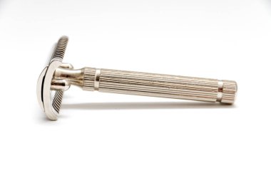 Geleneksel Çift kenar açık tarak Emanet beyaz arka plan üzerinde izole ustura