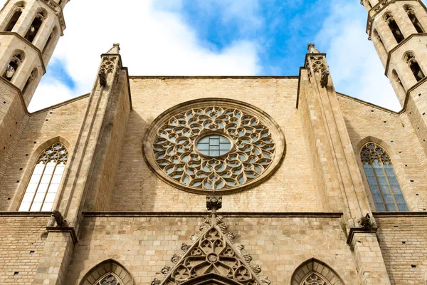Santa Maria del Mar (1383) Barcelona, İspanya Ribera bölgesinde bir heybetli kilisesidir