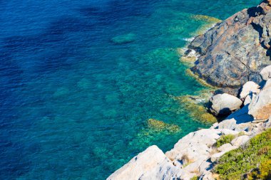 Cristal deniz suyu yakınındaki Chiessi, Elba Adası, İtalya
