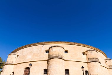 Montpellier, Fransa. Kısmi boşaltmak ile yaz aylarında güneşli bir gün Agora tiyatroda görünümünü