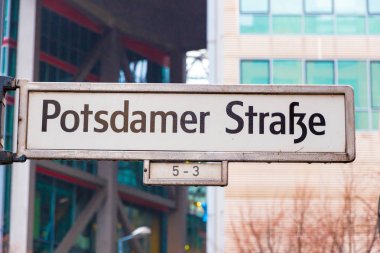 Berlin, Almanya. Potzdamer Strasse (Potzdam Stree sokak tabelası
