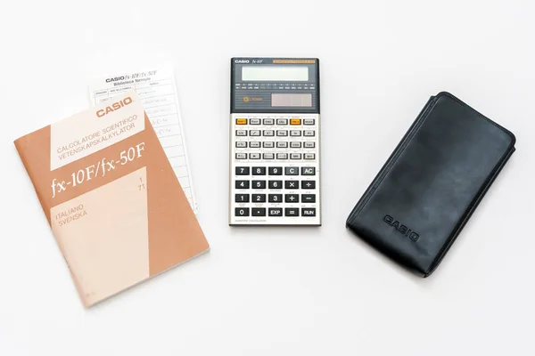 A Vintage scientific pocket calculator from late 80s — Stock Photo, Image